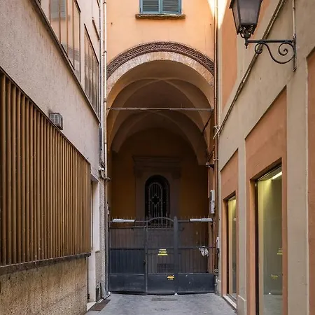 아파트 Ariosti A Un Passo Da Piazza Maggiore By Wonderful Italy